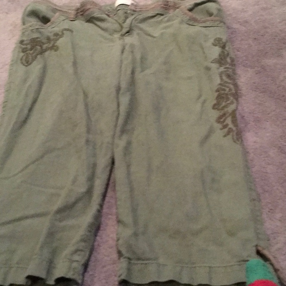 Size 12 olive capris